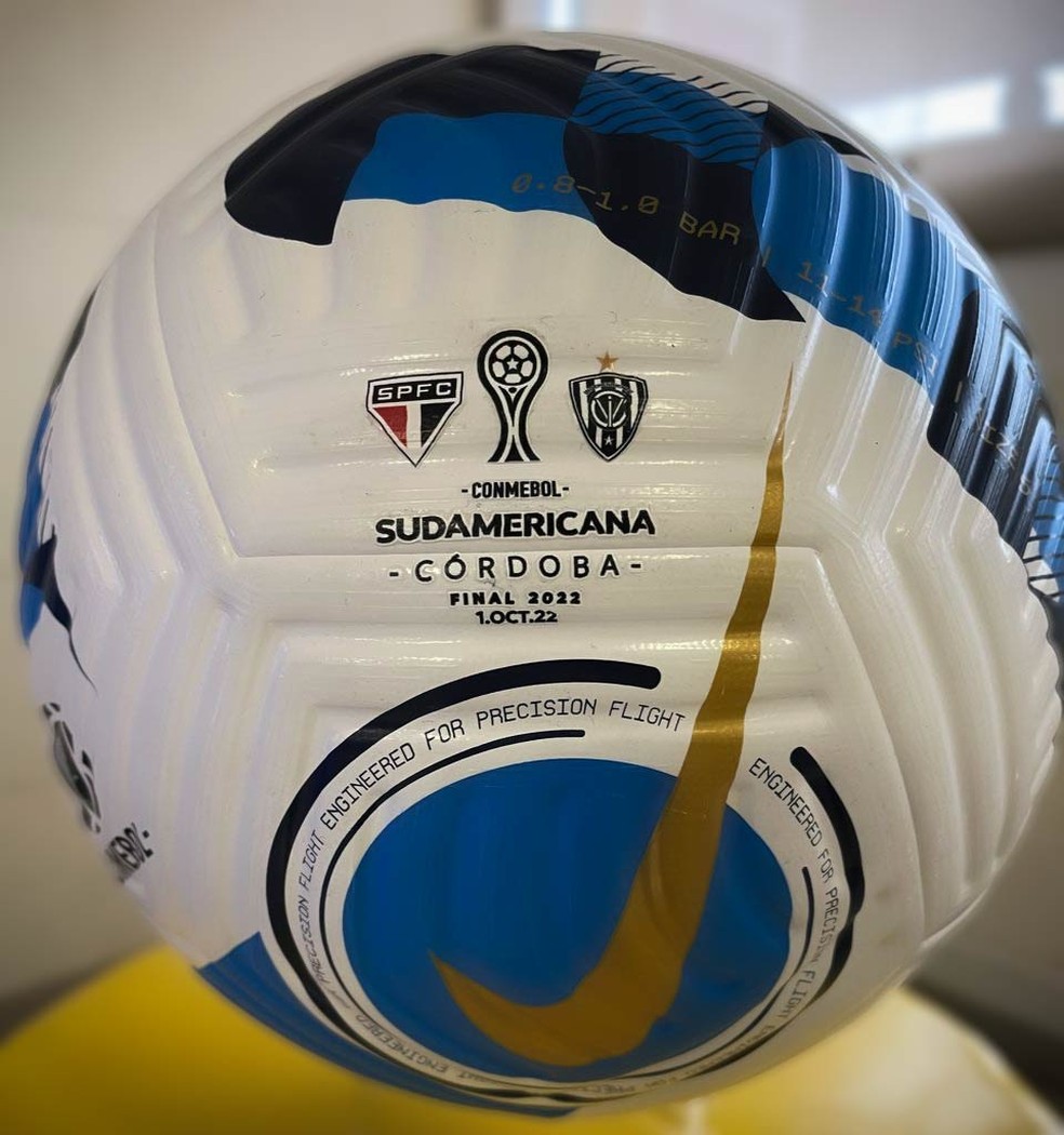 Bola da final da Copa Sul-Americana entre São Paulo e Independiente del Valle — Foto: Reprodução