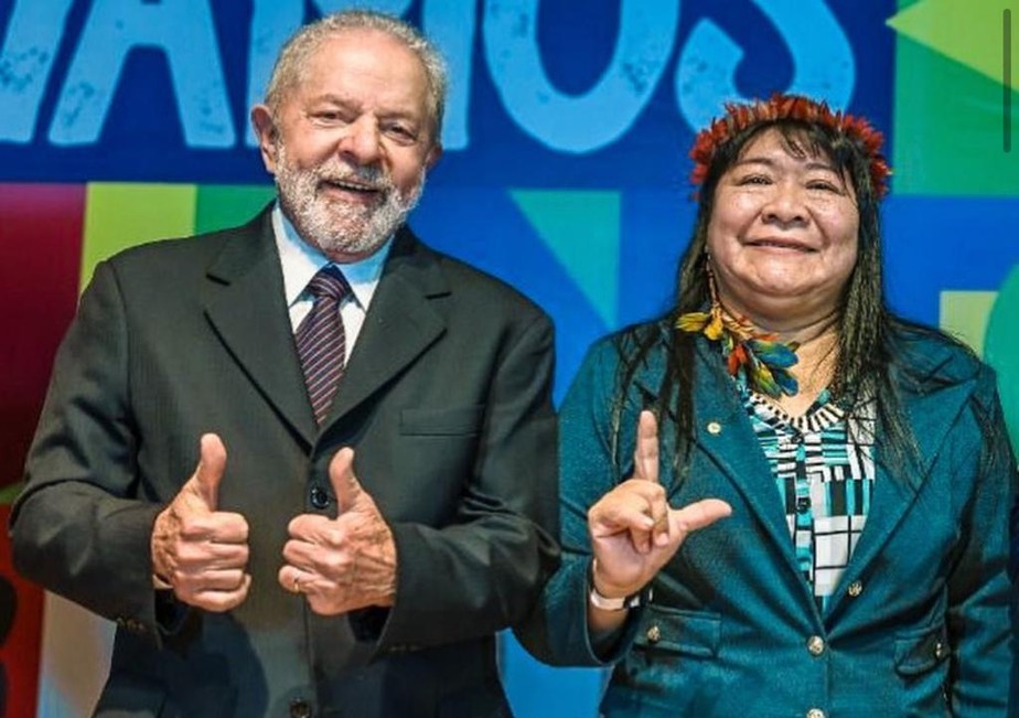 Joenia recebeu apoio de Lula: indígena não conseguiu se reeleger por Roraima