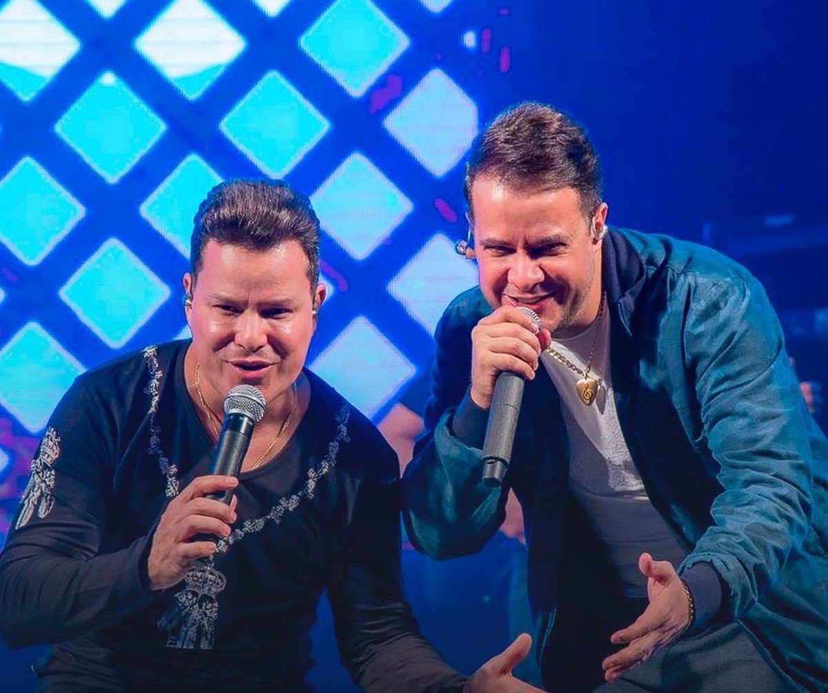 Após diagnóstico de câncer na tireoide, João Neto lança livro com Frederico sobre carreira da dupla |  Circuito Sertanejo