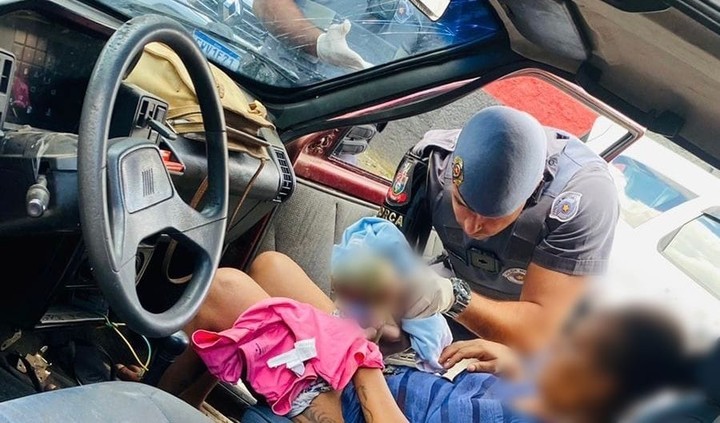 Polícia militar de SP auxilia parto de mulher na zona leste (Foto: Reprodução/Instagram)
