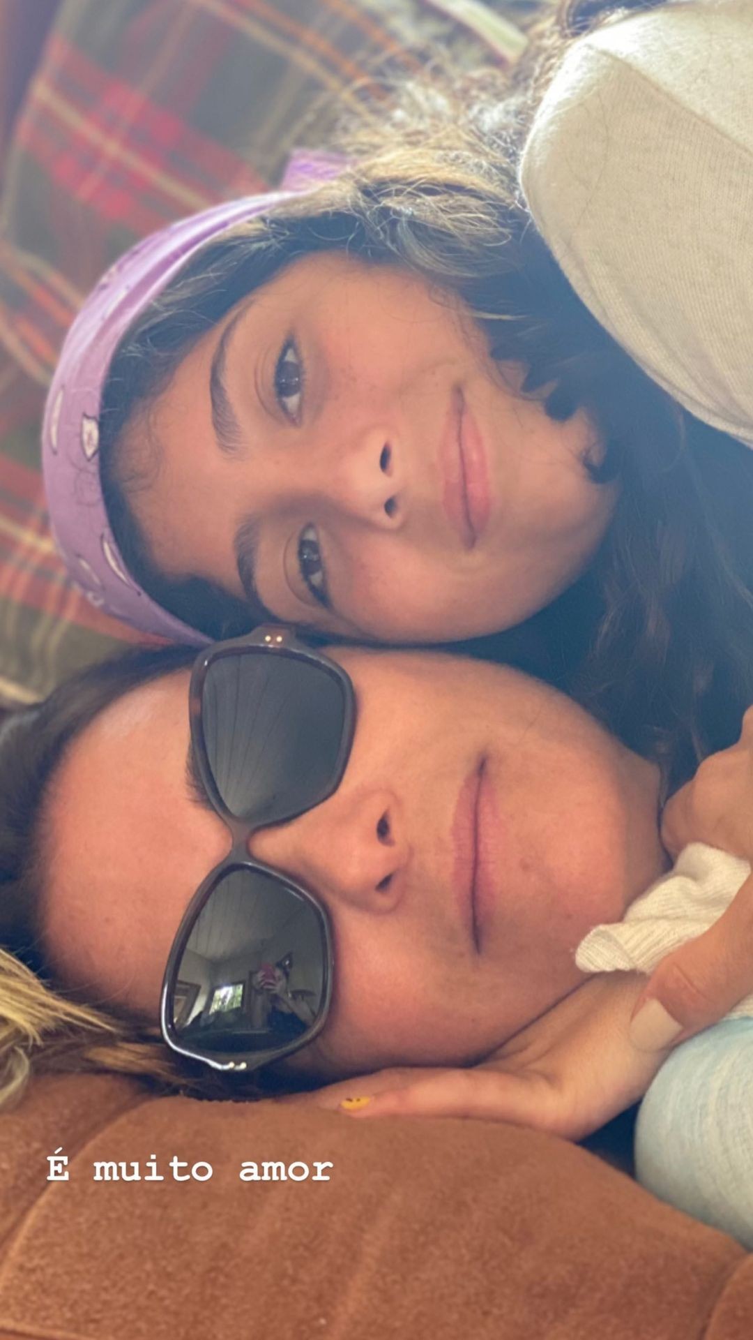 Mônica Martelli faz clique fofo com a filha, Júlia, e compartilha no Instagram (Foto: Reprodução/Instagram)