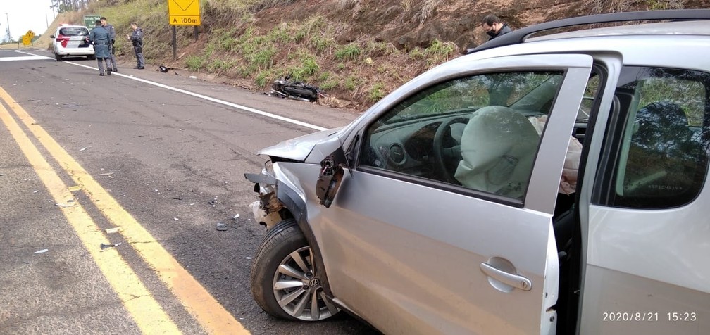 Motociclista morreu vítima de acidente de trânsito na Rodovia Ângelo Rena, em Presidente Prudente, nesta sexta-feira (21) — Foto: Polícia Militar