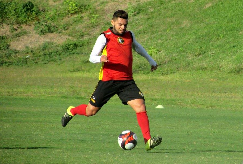 Bismarck sofre fratura no pé e desfalca Globo FC na Série D do Brasileirão (Foto: Rhuan Carlos/GloboFC/Divulgação)