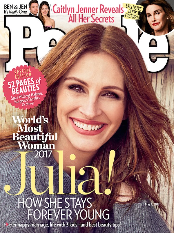 A capa da revista People anunciando a eleição de Julia Roberts como a Mulher Mais Bonita do Mundo de 2017 (Foto: Reprodução)