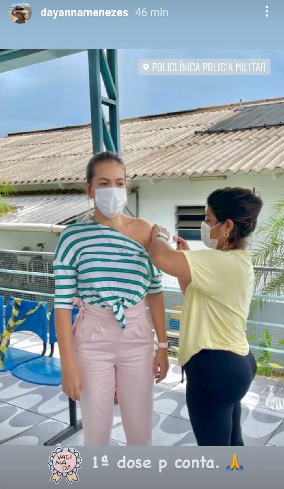 Dayanna Menezes causou polêmica nas redes sociais ao postagem uma foto tomando vacina contra a Covid-19 na Policlínica da PM — Foto: Reprodução