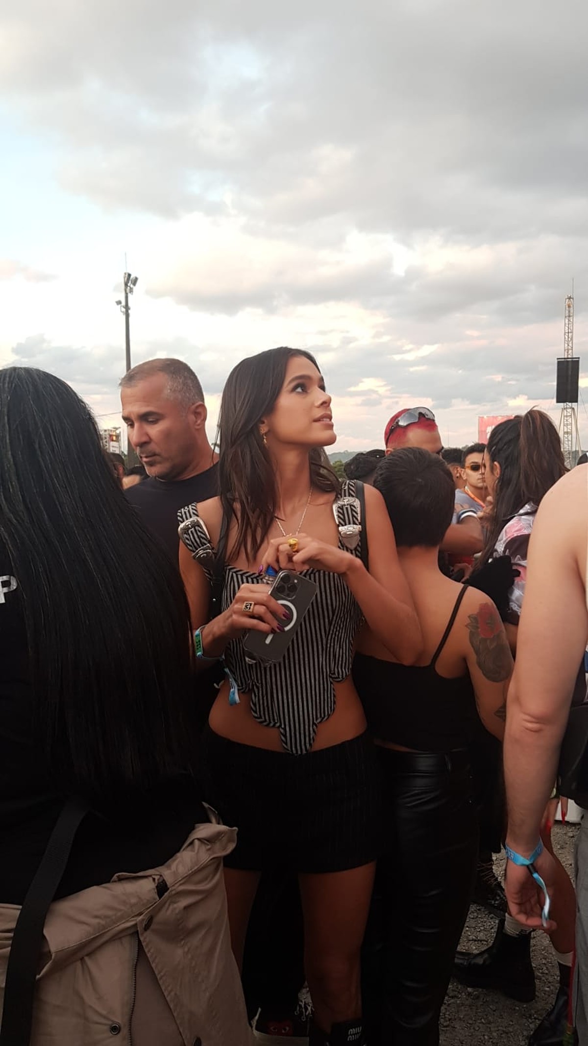 Bruna Marquezine chega ao Lolla para display de Miley Cyrus: ‘Muito fã’ |  Lollapalooza 2022