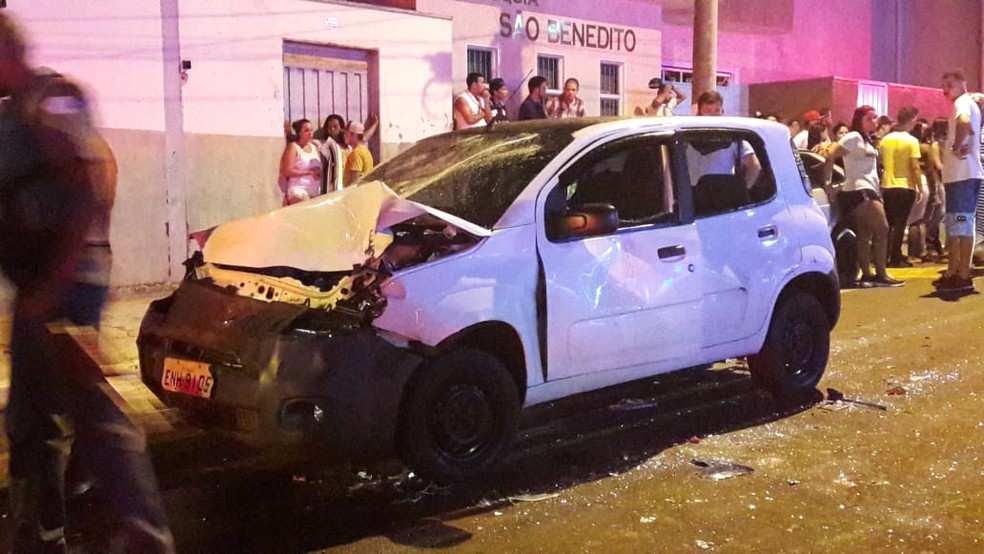 Motorista de carro atropelou grupo e fugiu em Urânia (SP) — Foto: Arquivo Pessoal