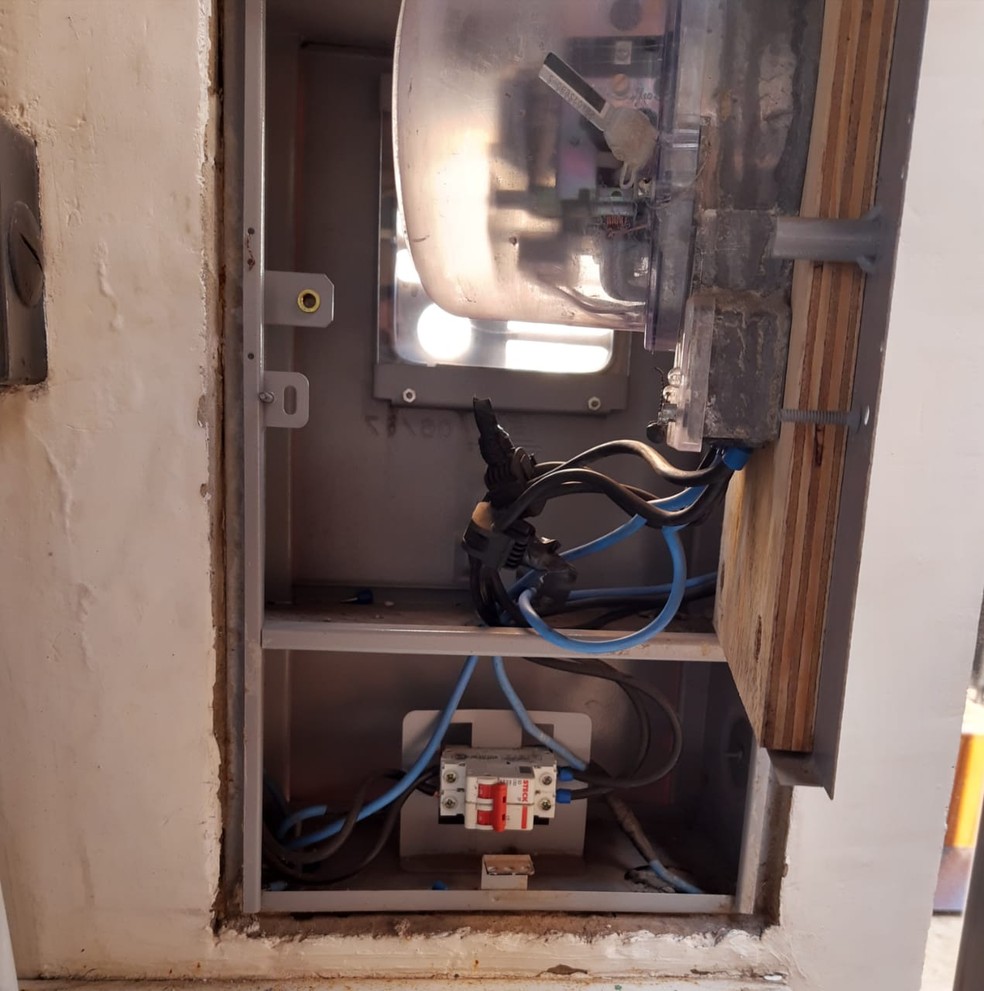 Dono de bar &eacute; preso por suspeita de fraudar medidor de energia em Piracicaba &mdash; Foto: Divulga&ccedil;&atilde;o/Pol&iacute;cia Civil
