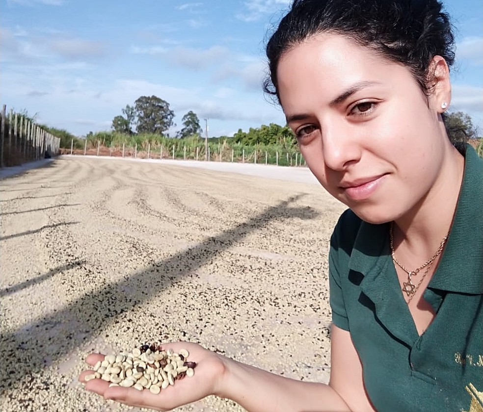 Raquel Miranda, produtora de café no Sul de Minas, foi selecionada para estudos na Itália (Foto: Arquivo Pessoal/Raquel Miranda)
