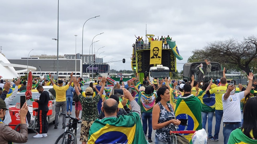 Manifestação pró-Bolsonaro, neste sábado (9), em Brasília — Foto: Pedro Borges/TV Globo