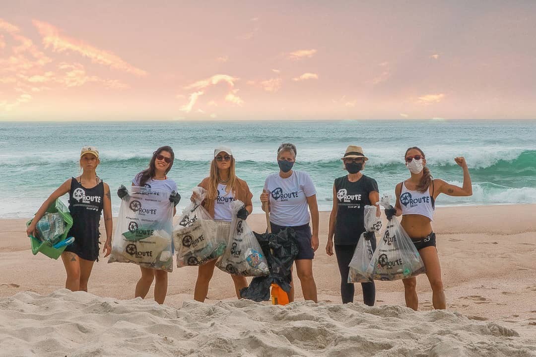Fernanda de Freitas participa de coleta de lixo em praia (Foto: Reprodução Instagram)