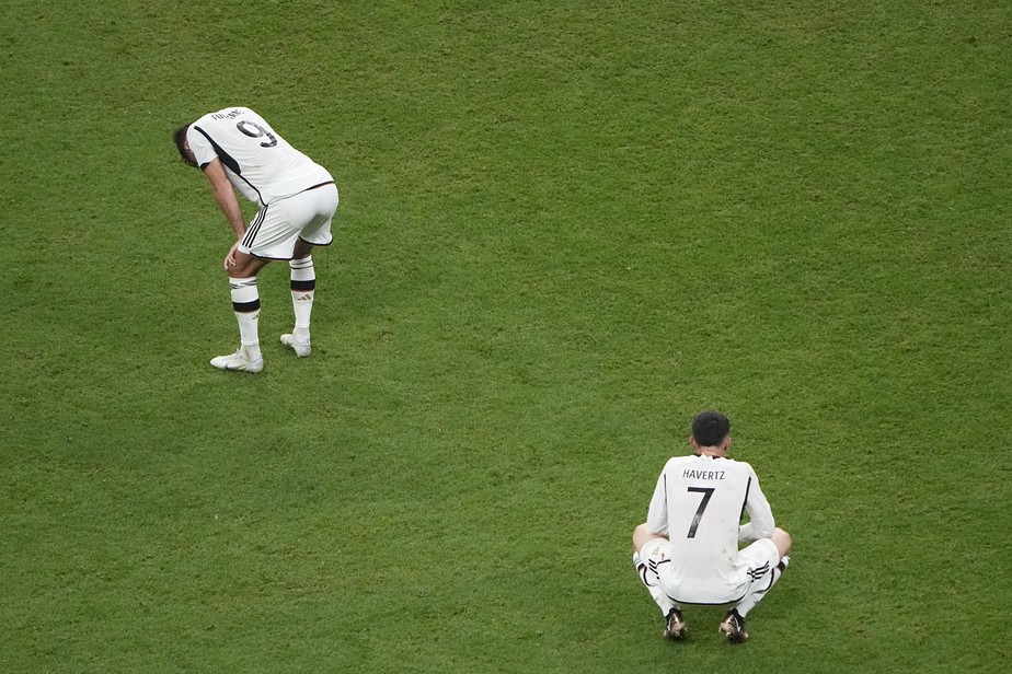 Jogadores da Alemanha desolados após eliminação precoce na Copa do Catar