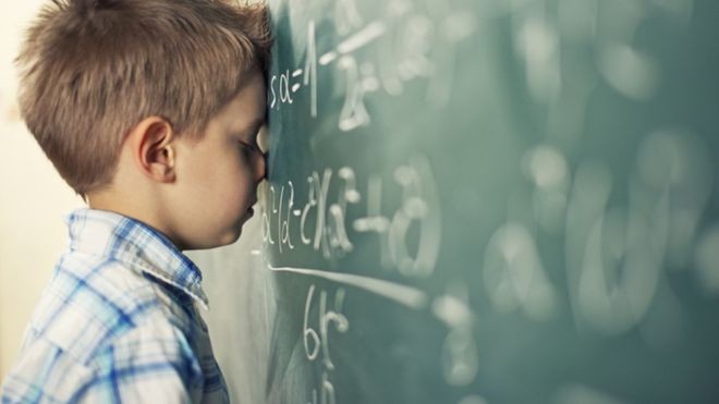 Estudos tentam derrubar a ideia de que nascemos - ou não - com afinidade para a matemática (Foto: Getty Images via BBC News)