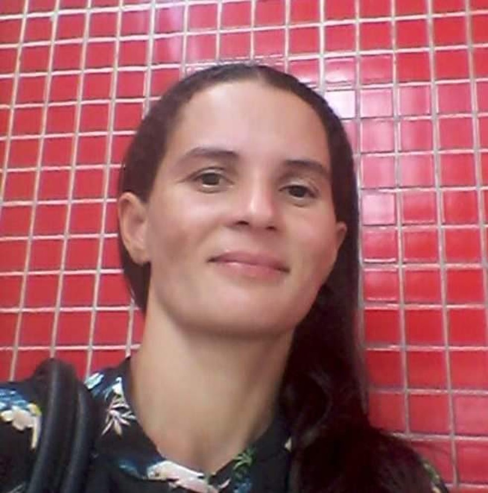 Alzinete de Carvalho Mendonça, de 32 anos, foi assassinada a facadas no Piauí — Foto: Reprodução
