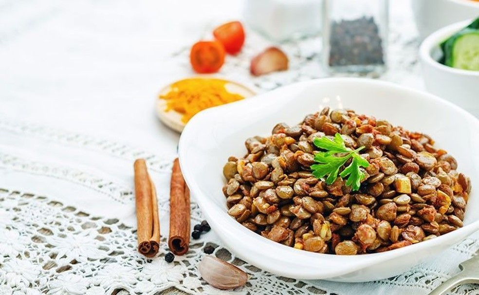 A bolonhesa de lentilha, rica em prote&iacute;nas, &eacute; uma &oacute;tima op&ccedil;&atilde;o para acompanhar o macarr&atilde;o &mdash; Foto: Getty Images
