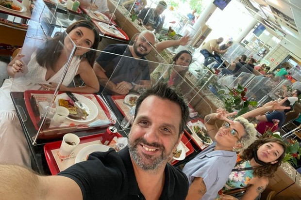 Fátima Bernardes comemora almoçar em refeitório dos Estúdios Globo (Foto: Reprodução/Instagram)