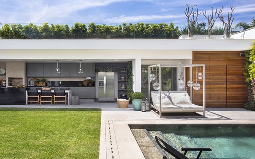 Uma Area Externa Com Piscina E Varanda Gourmet Casa Vogue Paisagismo