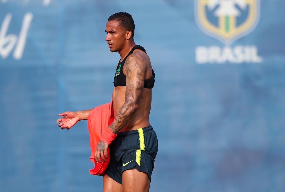 Danilo estÃ¡ fora da Copa do Mundo da RÃºssia (Foto: Reuters)