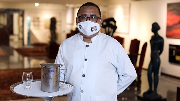 Empresa de Feira de Santana oferece vagas de emprego para garçom; veja   — Foto: Ares Soares