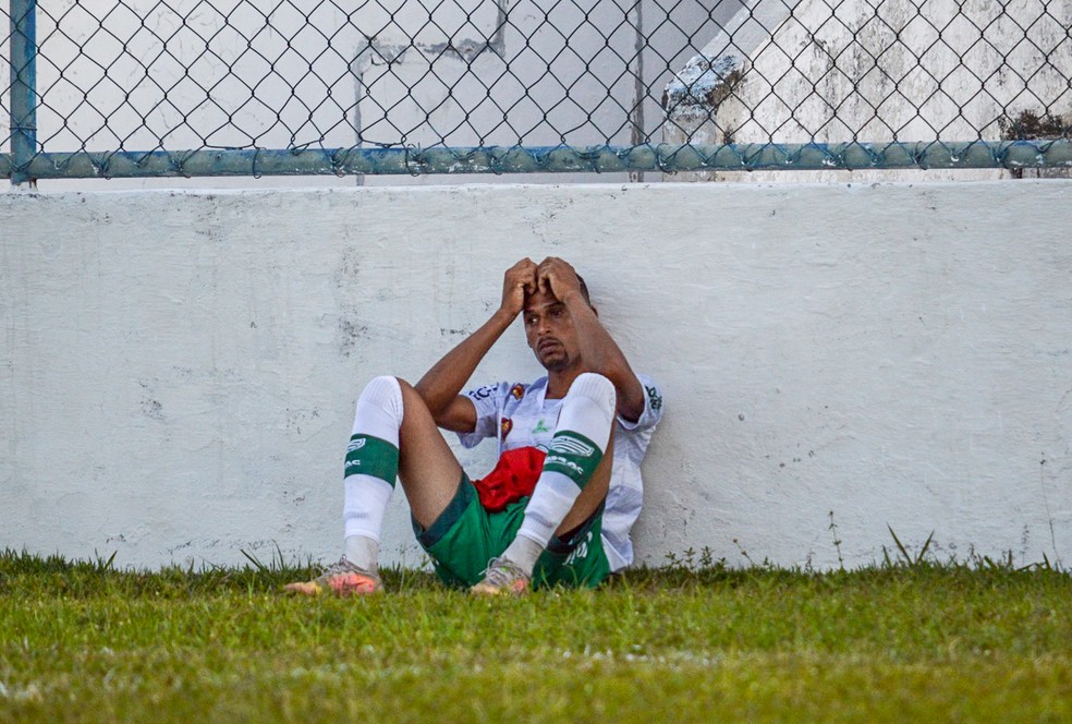 Jogador do Sete de Setembro chorando — Foto: Bruno Silva