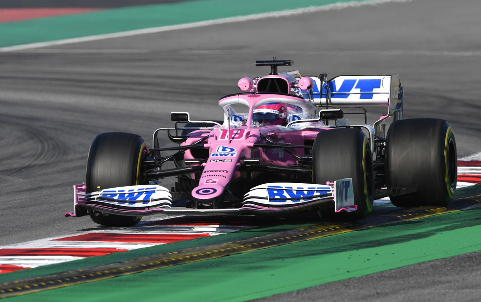 Lance Stroll pilota carro da Racing Point em Barcelona — Foto: Getty Images