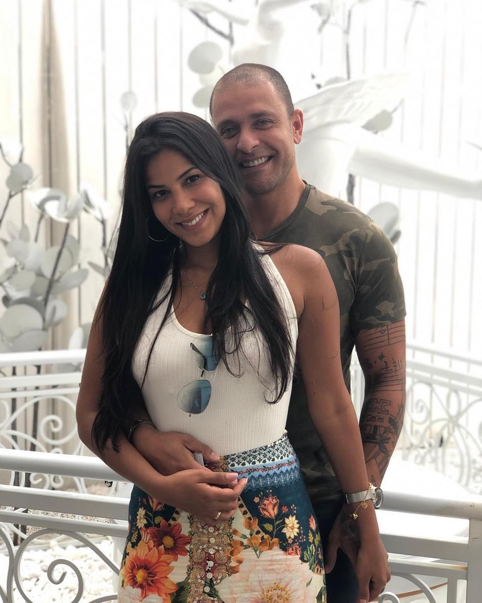 Diogo Nogueira relembra início de namoro e diz que é ...