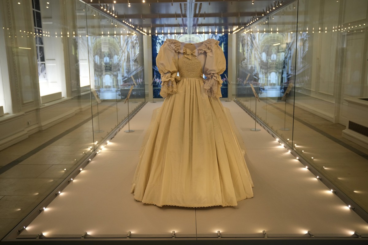 Vestido de noiva da princesa Diana vai para exibição em Londres; veja FOTOS Pop & Arte G1