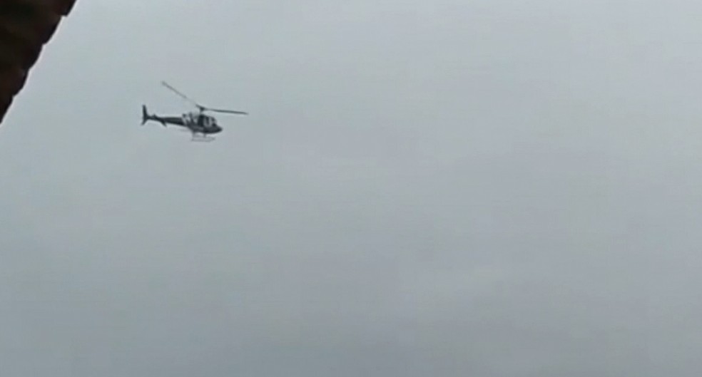 Helicóptero do Notaer atuou em perseguição— Foto: Reprodução/TV Gazeta