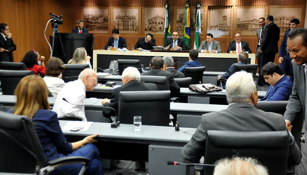 Vereadores de Natal aprovaram LOA de 2020 em primeira discussÃ£o, nesta quarta-feira (13).  â€” Foto: ElpÃ­dio JÃºnior/CMN