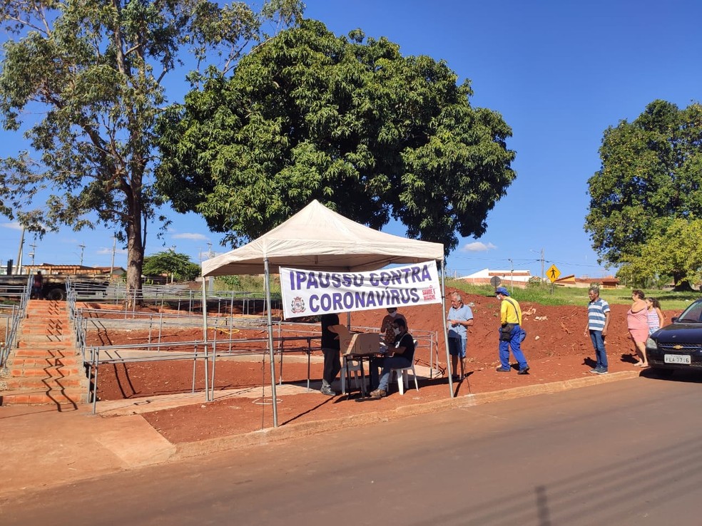 Serão entregues cerca de 30 mil máscaras de forma gratuita em quatro pontos de Ipaussu — Foto: Prefeitura de Ipaussu/Divulgação