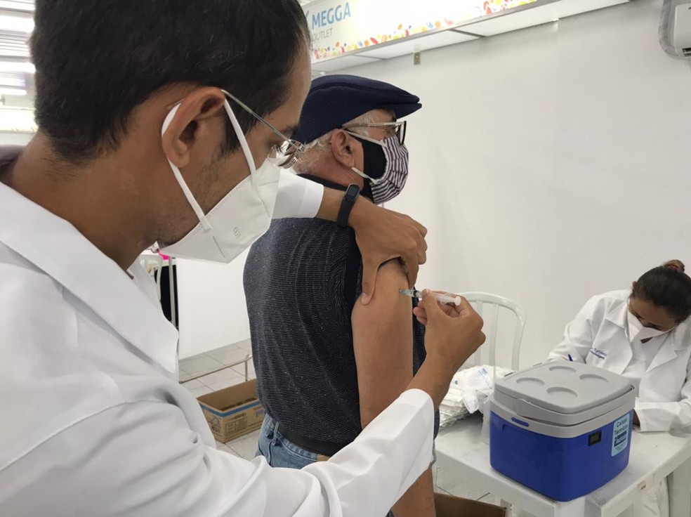 Shopping Via Direta também abriu sala de vacinação para pedestres neste feriado — Foto: Ayrton Freire/Inter TV Cabugi