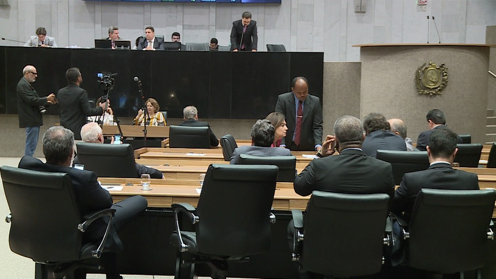 Sessão que aprovou 'Nota Fiscal Solidária' ocorreu nesta terça (27) na Alepe, no Centro do Recife — Foto: Reprodução/TV Globo