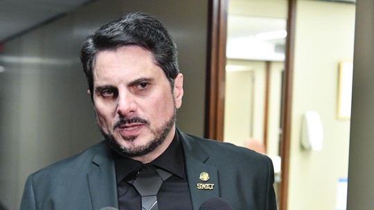 Senador Marcos do Val desiste de renunciar após acusar Bolsonaro