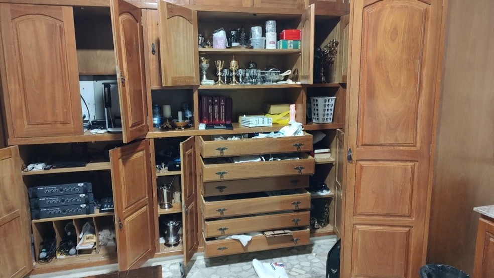 Câmera flagrou criminoso no local — Foto: Divulgação