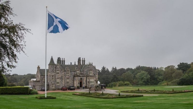 BBC - Os campos de golfe do presidente Trump na Escócia, junto com um na Irlanda, tiveram perdas de US$ 63,3 milhões em 2018, diz o New York Time (Foto: Getty Images via BBC)