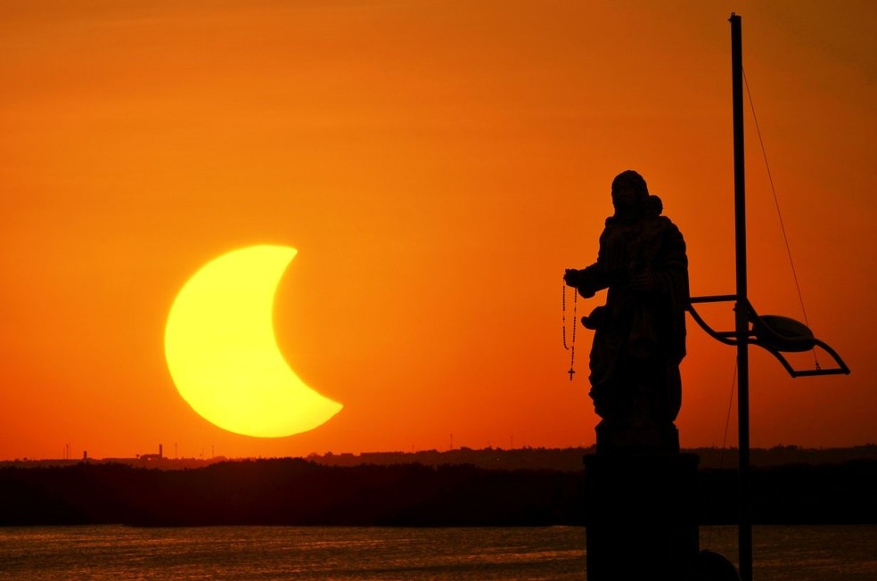 Eclipse solar em Natal, Rio Grande do Norte (Foto: Ney Douglas)