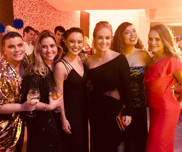 Mariana Nogueira, Marcella Bordallo, Geovanna Tominanga, Angélica, Micheli Machado e Juliana Silveira (Foto: Reprodução/Instagram)
