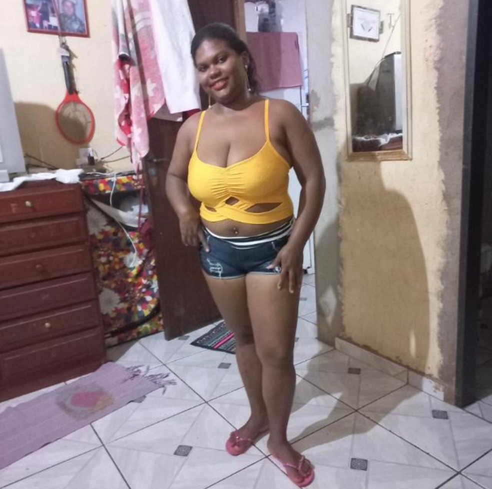 Franciele Caroline Barros Campos, de 25 anos, está em estado grave — Foto: Reprodução