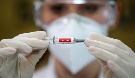 Vacina da Coronavac não foi mencionada no planejamento federal, embora esteja sendo desenvolvida em acordo com o Instituto Butantan