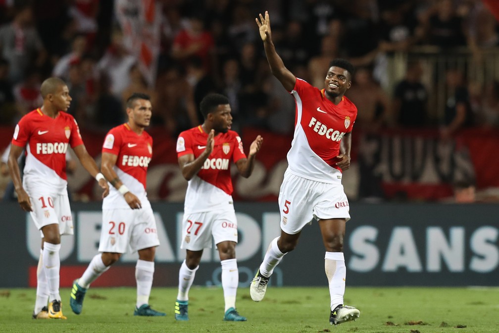 Corinthians fica por detalhes com Monaco, e Jemerson pode chegar na próxima semana