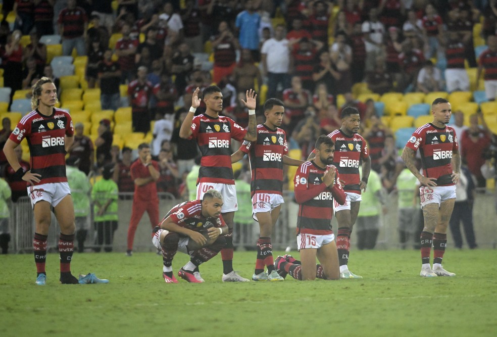 Jogadores do Flamengo nas penalidades contra o Independiente del Valle &mdash; Foto: Andr&eacute; Dur&atilde;o