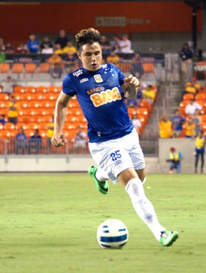 Cruzeiro volta aos EUA com uma pendência: renovação de Willian