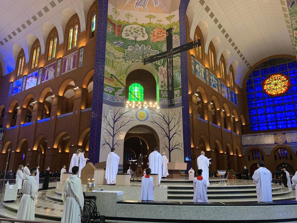 Santu&aacute;rio tem primeira semana de celebra&ccedil;&otilde;es &mdash; Foto: Talita Fran&ccedil;a/TV Vanguarda