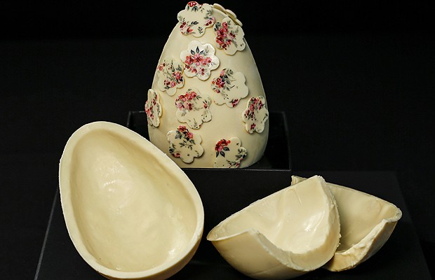 A Pecadille abusou das flores no ovo de limão siciliano. E sabe qual é o melhor? Não contém glúten. R$119 | 450 gramas (Foto: Divulgação)