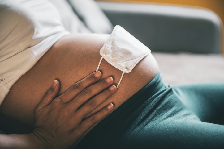 Sobe o número de mulheres que têm complicações antes e depois do parto por conta o coronavírus (Foto: Getty Images)