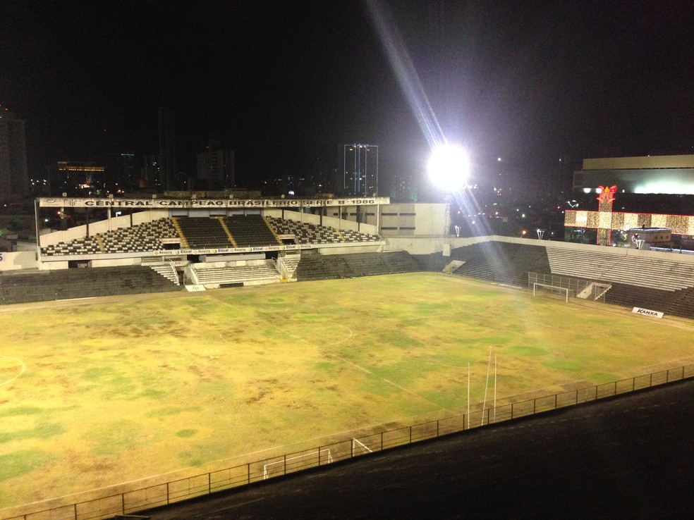 O estádio Lacerdão, em Caruaru (Foto: Kleber Estrela)