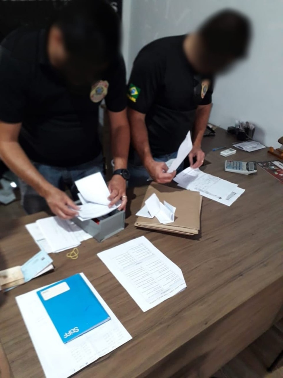 Polícia Federal apreendeu documentos, celulares e computadores — Foto: Polícia Federal/Divulgação