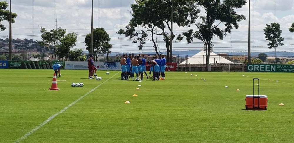 Brey é batizado no Cruzeiro, e trio tem previsão de retorno para uma semana