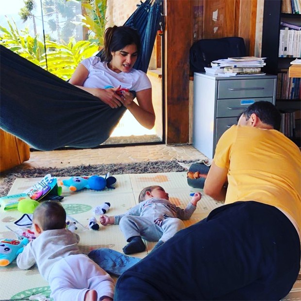 Andreia Sadi celebra o Dia das Crianças com André Rizek e os gêmeos, João e Pedro (Foto: Reprodução / Instagram)