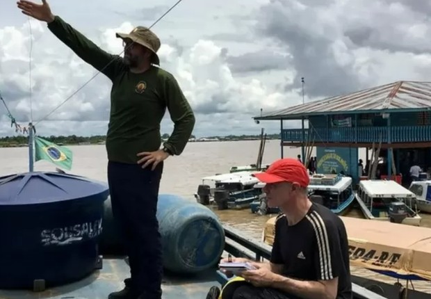 Bruno Pereira e Dom Phillips em foto de 2018; ambos estão desparecidos há mais de uma semana na Amazônia (Foto: GARY CALTON/THE GUARDIAN/OBSERVER)